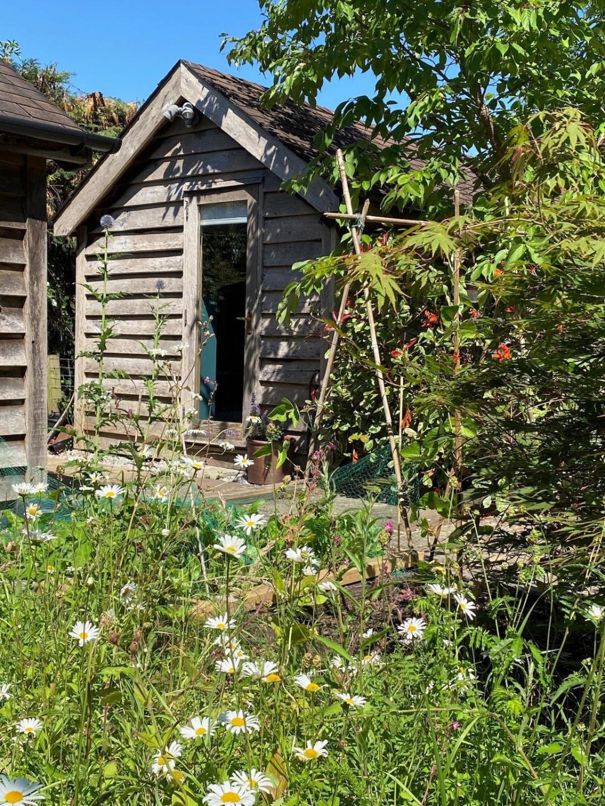 Chalet The Tool Shed Nestled In Idyllic Countryside *