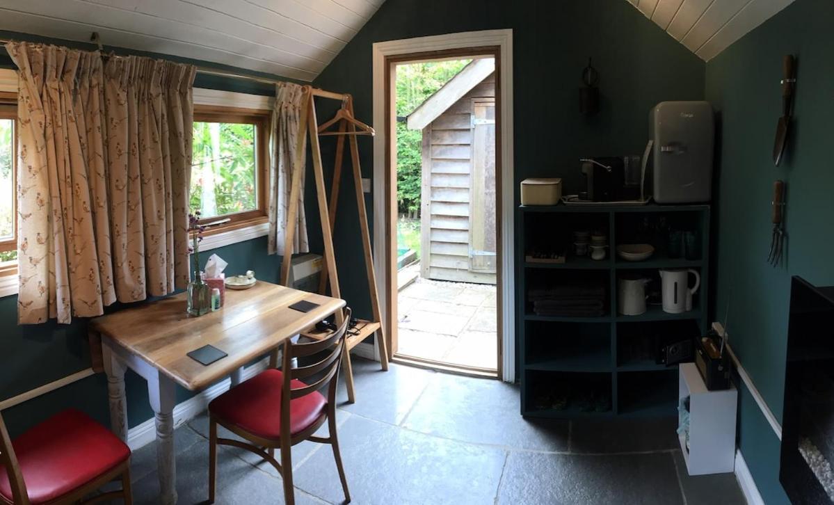 The Tool Shed Nestled In Idyllic Countryside Chalet